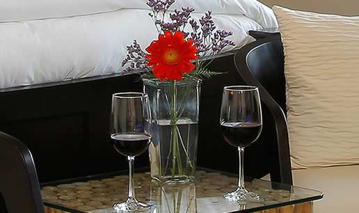 Suite Ambiance wine glasses
